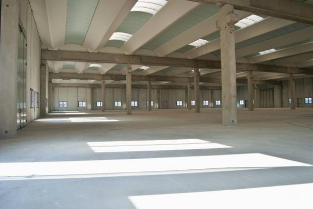 Immobile di 1350 m² con 2 locali in affitto a Poncarale
