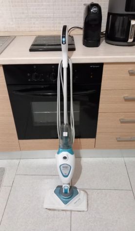 Lavapavimenti a vapore Black Decker