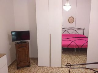 Si affitta camera ammobiliata Via Della Viola 5/2   zona Santa Viola BO
