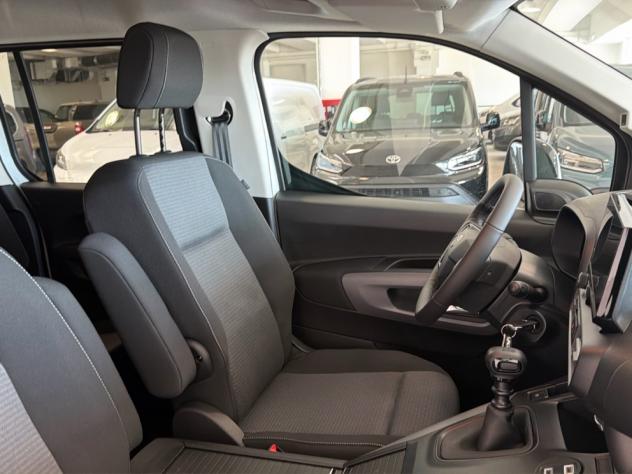 Toyota Proace City Verso 1.5D 130CV M/T L2 Executive - Foto 10
