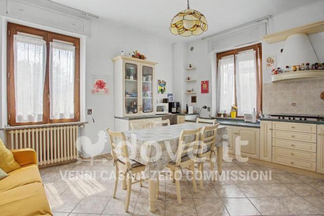 Villa di 234 m² con 5 locali e box auto in vendita a Induno Olona