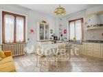 Villa di 234 m² con 5 locali e box auto in vendita a Induno Olona
