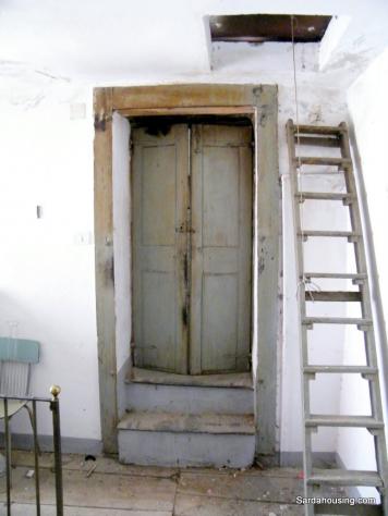 Nel centro storico di Santu Lussurgiu, antico borgo della Sardegna centro-occidentale, vi proponiamo una particolare casa storica ristrutturata in par - Foto 8
