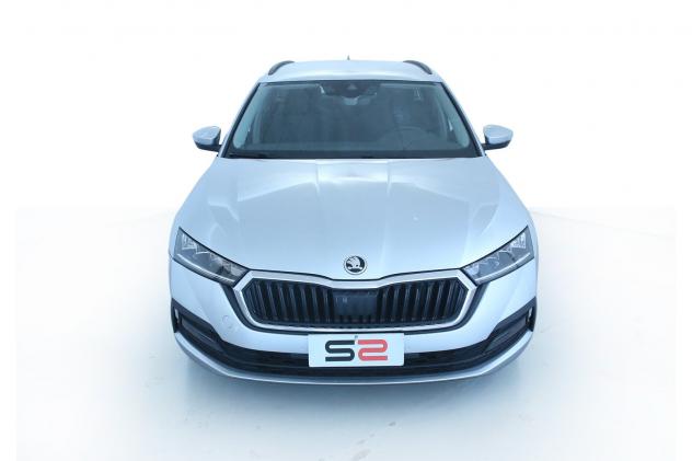 Škoda Octavia 2.0 TDI EVO EXECUTIVE DSG Full Led/ Parking Distance /Adaptive Cruise Control - Foto 2