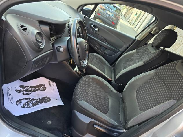 Renault Captur dCi 8V 90 CV EDC Business (AUTOCARRO) - Foto 8