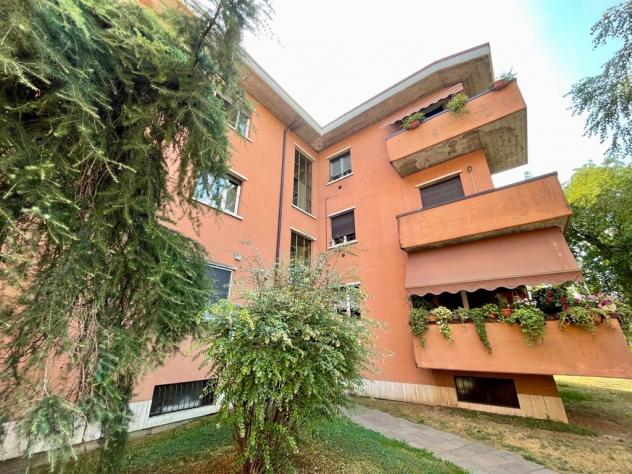 cst99 - ampio appartamento trilocale con box - cantina e balconi - Foto 2
