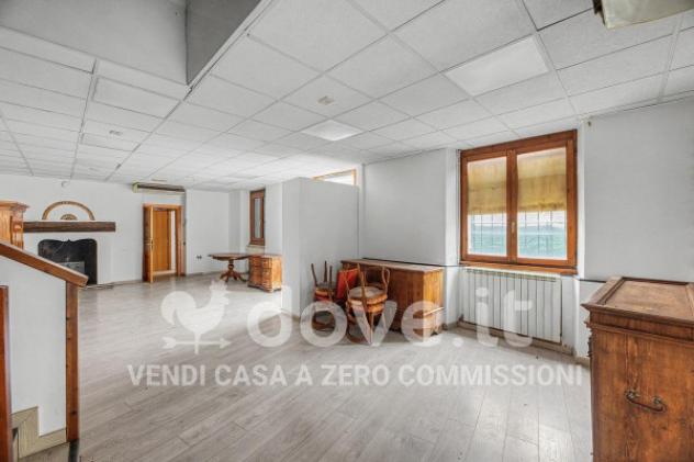Casa indipendente di 200 m² con 5 locali in vendita a Luino