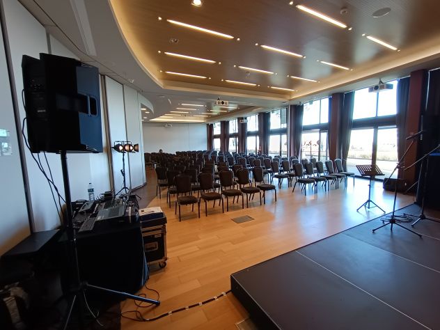 Service Audio Luci per Eventi Aziendali Feste Teatri - Foto 4