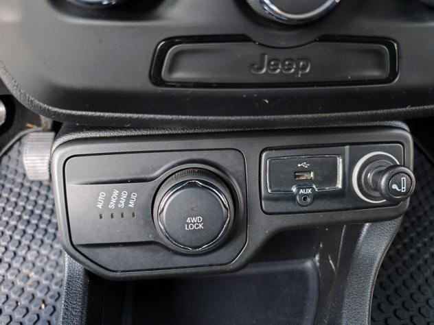 Jeep Renegade 2.0 Mjt 140CV 4WD Active Drive - Foto 10