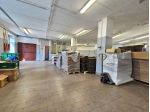 Laboratorio con posti auto