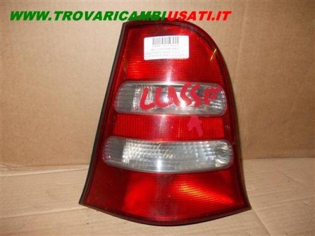 FANALE POST.S. ROSSO CON 2 RIGHE BIANCHE MERCEDES Classe A (W168)  Parti elettriche  Fanaleria  Fanali  Fanale post. sx. MERCEDES - Classe A - 01-05-2