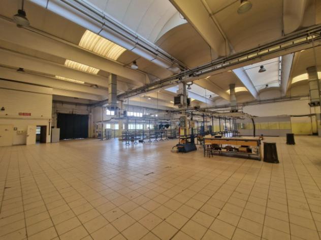 Immobile di 3000 m² con più di 5 locali in affitto a Parabiago - Foto 7