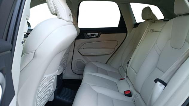 Volvo XC60 Recharge T6 Plug-in AWD autom. Recharge Inscription - Foto 8