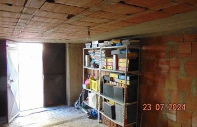 Immobile in asta di 140 m² con più di 5 locali e box auto in vendita a Genzano di Lucania - Foto 4