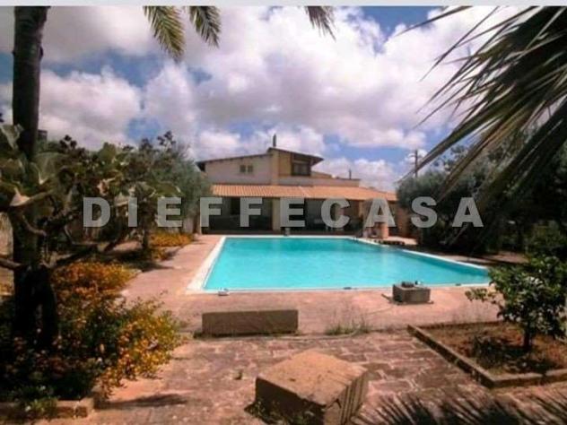 V1973 - In vendita a Marsala villa con piscina