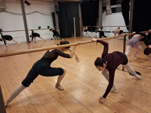 Danza Classica Giovani Avanzati ed Intermedi - Foto 4