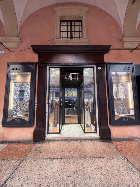 Cechiamo APPRENDISTA COMMESSA ABBIGLIAMENTO