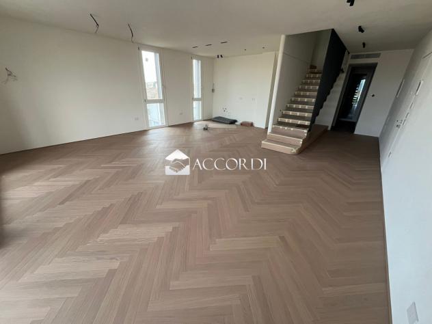 RIF.LLM18 - ATTICO SU DUE LIVELLI CON AMPIA TERRAZZA IN ZONA SIGNORILE MONTEGROTTO - Foto 2