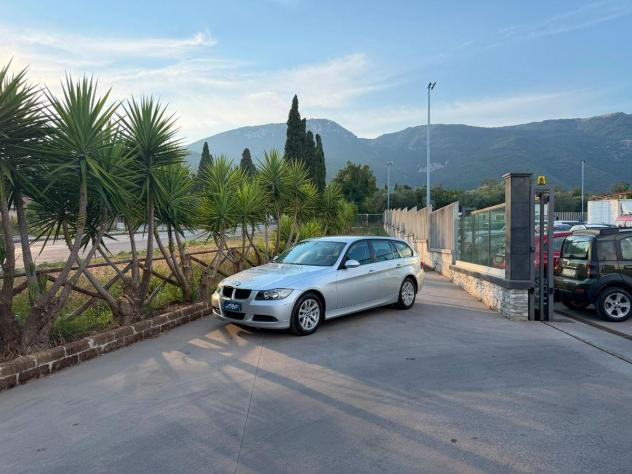 BMW - Serie 3 Touring - 320d Futura
