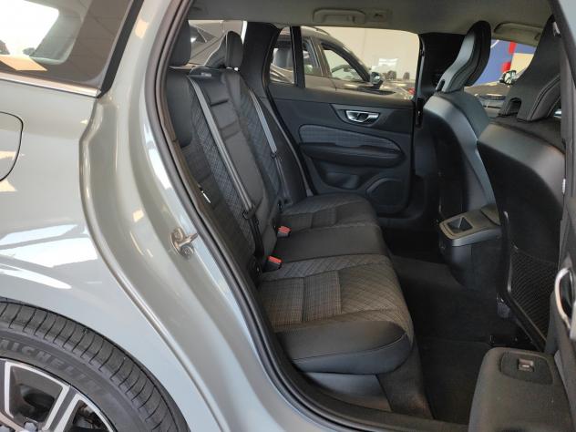 Volvo V60 B4 (d) automatico Fari LED Front/Lane Assist - Foto 6