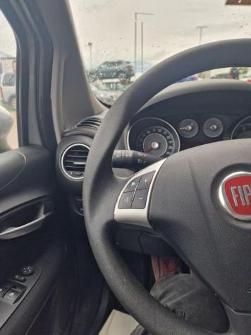 FIAT Punto 1.2 8V 5 porte Lounge rif. 22654080 - Foto 9