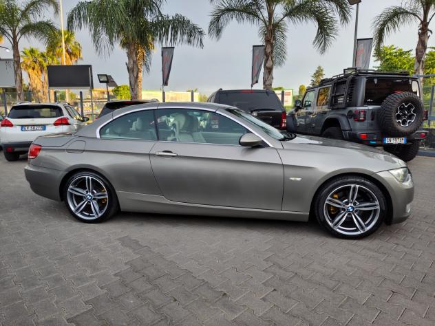 Bmw 320 320d coupCabrio Futura - Foto 4