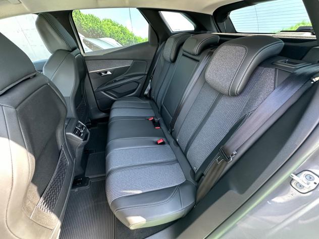Peugeot 3008 1.5 BlueHDI 130cv EAT8 Allure 2022 - Foto 8
