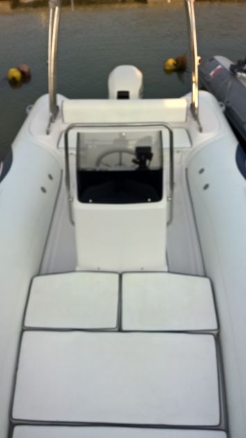 Gommone Predator 5,70 anno 2014 con motore 4t Suzuki 40 Ari - Foto 8