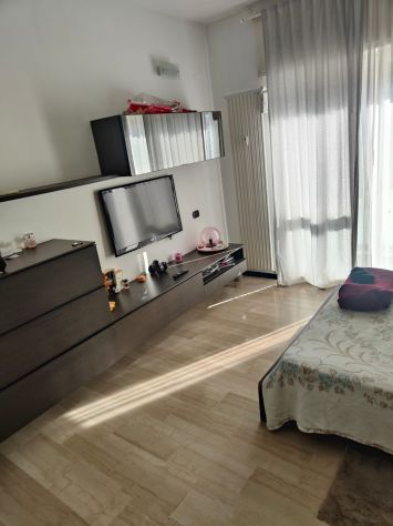 Offro stanza camera singola molto grande a ragazza vicino MM Inganni Bisceglie - Foto 2