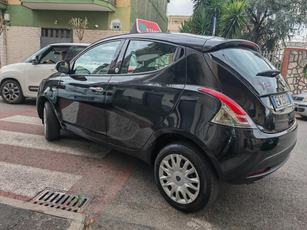 LANCIA YPSILON 0.9 ECOCHIC GOLD CV84 KW62 - Foto 4