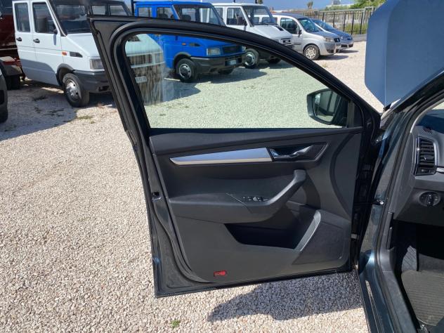 Skoda Karoq 1.6 TDI SCR DSG Ambition IVA ESPOSTA UNICO PROPIETARIO TAGLIANDI UFFICIALI SKODA - Foto 10