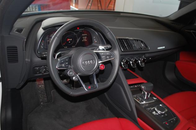 Audi R8 Spyder 5.2 V10 Performance rwd 570CV S Tronic - Foto 9