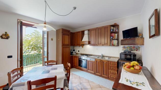 VILLETTA DI TESTA su più livelli con GIARDINO PRIVATO, TRE CAMERE DA LETTO e BOX AUTO - Foto 5