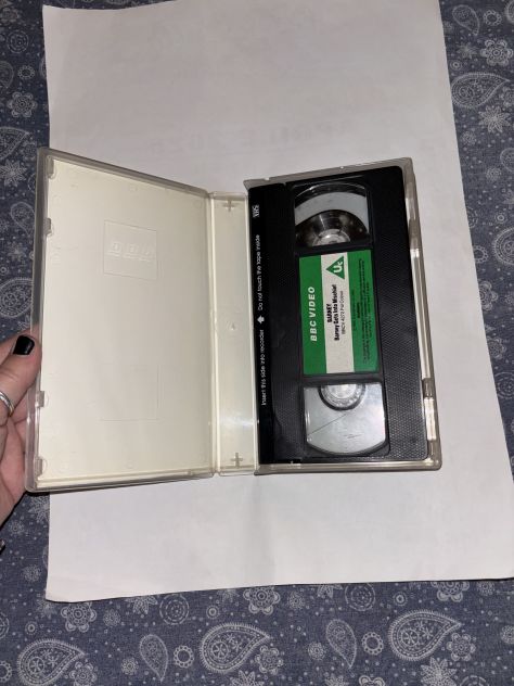 VIDEOCASSETTA COME NUOVA INTROVABILE COMPLETA DEL 1989”BARNEY-GETS INTO MISCHI - Foto 7