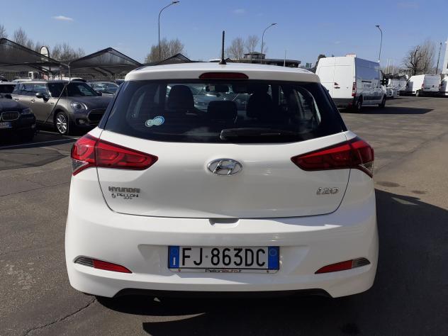 Hyundai i20 1.1 CRDi 12V 5P GARANZIA-KM CERTIFIC-1°PTOP - Foto 5