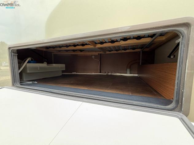 BSTNER TRECENTO 465TS - ROULOTTE CON LETTO MATRIMONIALE ALLA FRANCESE IN CODA - Foto 9