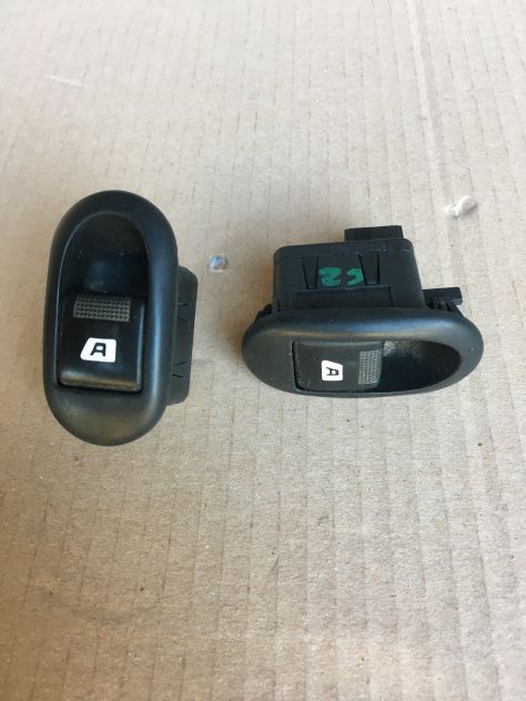 Pulsante Alzavetro Alzacristallo elettrico DESTRO / SINISTRO Citroen C2 VTR 1.4