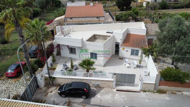 Rif. 9881 | Villa Finemente Ristrutturata e Arredata, Scoglitti