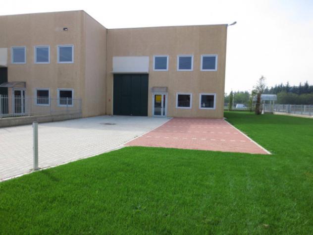 Immobile di 490 m² con 3 locali in vendita a Arese - Foto 2