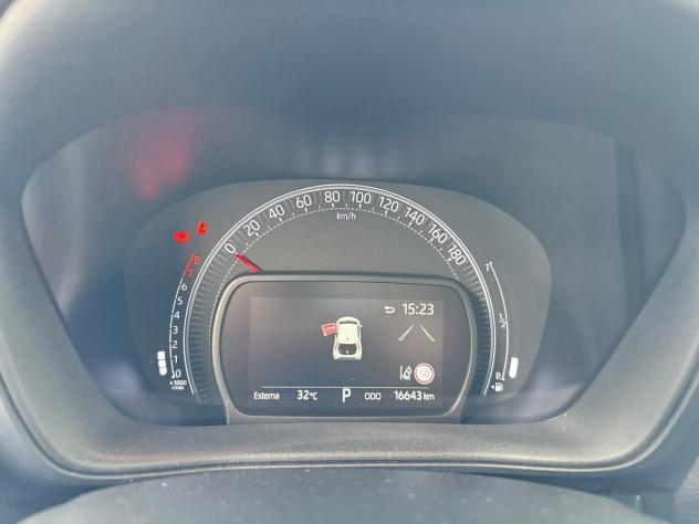 Toyota Aygo X 1.0B (72 CV) Active S-CVT - Foto 9