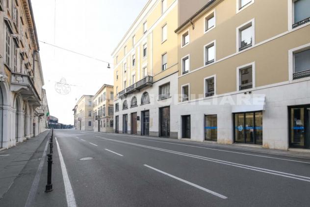 Pentalocale in vendita a Brescia