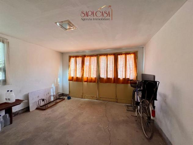 Appartamento con due camere da letto, corte e servizi annessi - Foto 14
