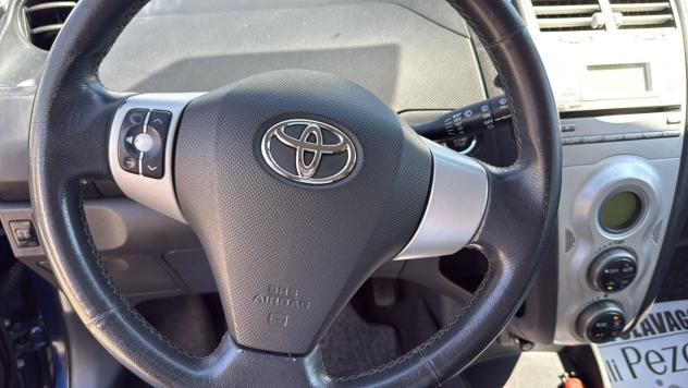 Toyota Yaris 1.3 5 porte Navi SOLO 125000 km - Foto 9
