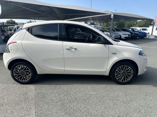 Lancia Ypsilon 1.0 FireFly 70cv Hybrid Gold - Foto 8