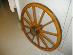 Antica ruota carro in legno ristrutturata diametro 80