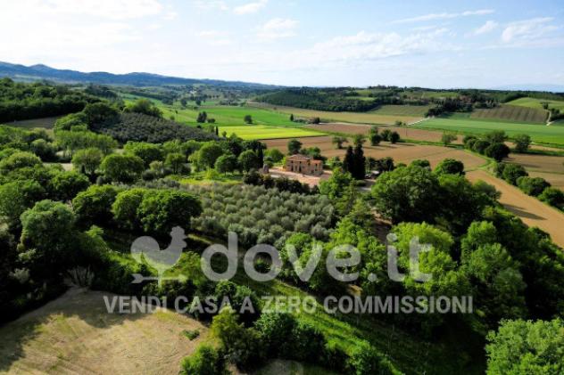 Rustico / Casale di 300 m² con più di 5 locali e box auto in vendita a Montepulciano - Foto 16