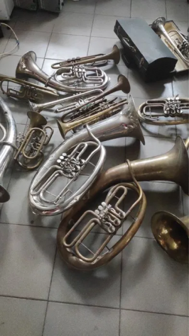 Strumenti musicali vintage e antichi a fiato per arredamento - Foto 4