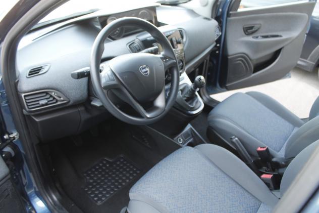 Lancia Ypsilon 1.0 FireFly 5 porte S&S Hybrid Silver - Foto 6