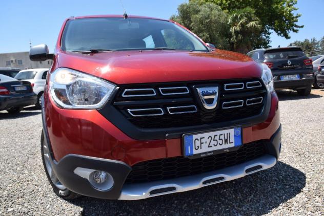 DACIA Lodgy Stepway 7 POSTI 1.5BluedCi 8V 115CV 6M - NAVI - CRUISE - BT - SENSORI - ANDROID AUTO - CARPLAY - CLIMA - OK NEOPATENTATI - UNICO PROPRIETA