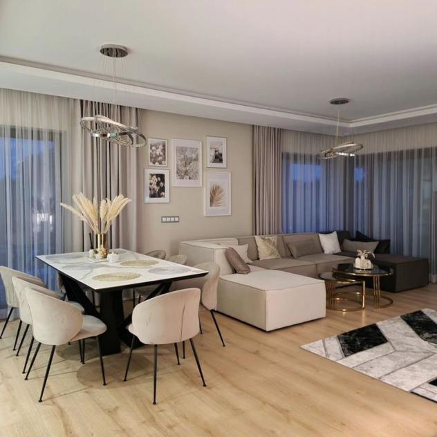 A Roè Volciano, una villa da scoprire: 4 camere e un mondo di possibilità!